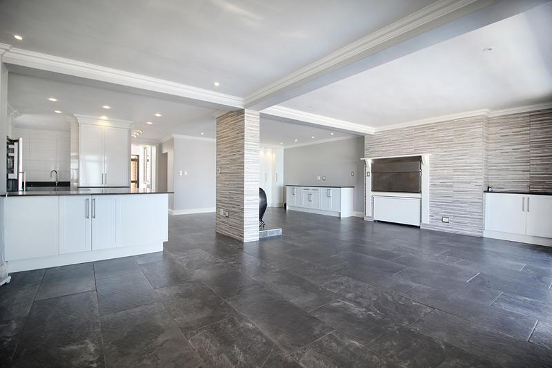 8 Bedroom Property for Sale in Reebok Western Cape